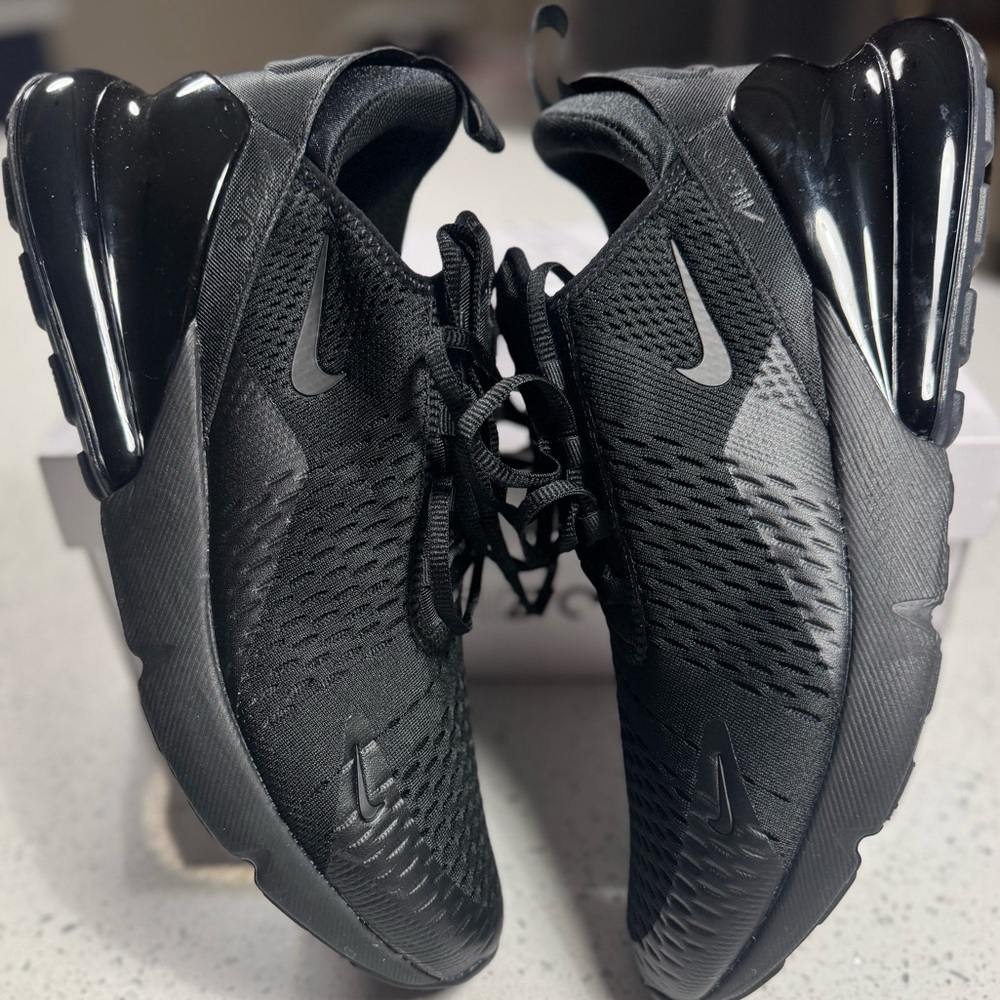 NEW Nike Air Max 270 ‘Triple Black’ AH8050-005 Men’s Size 11.5